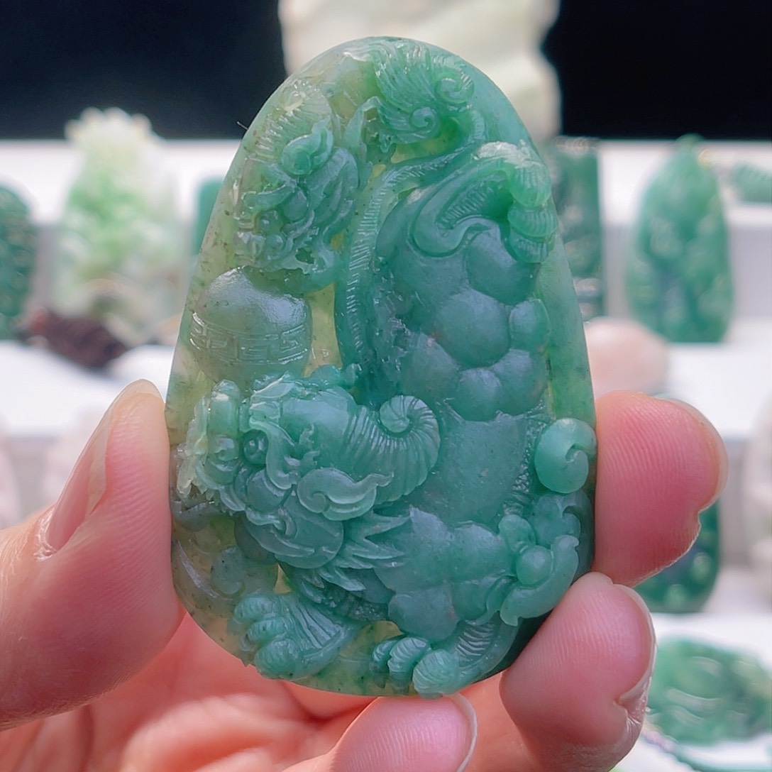 独山玉颈饰未镶嵌浩*