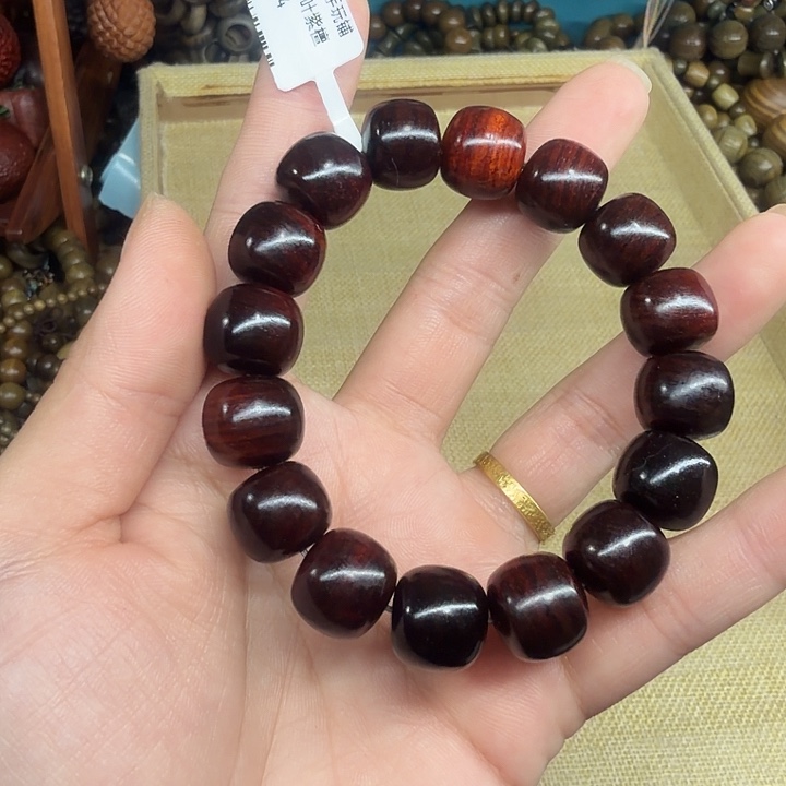 无事牌维腊木（绿檀）