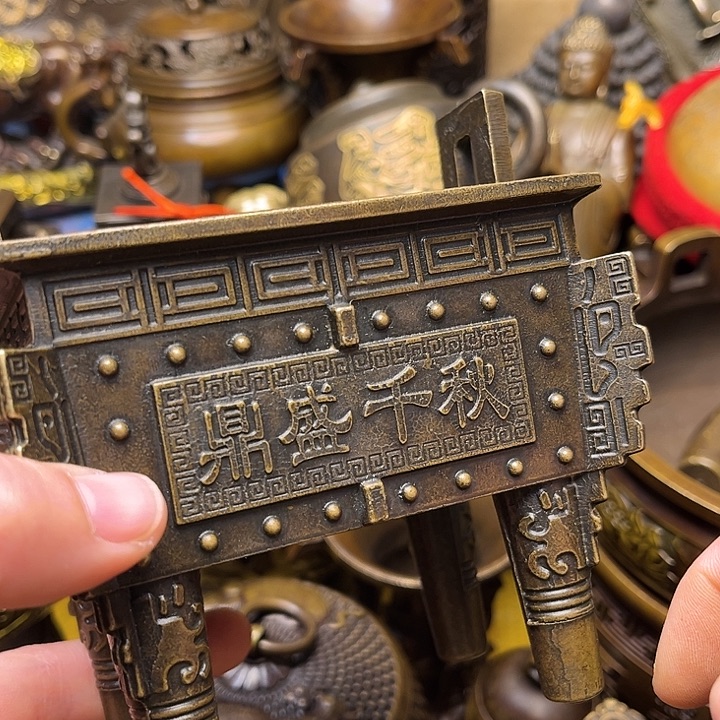 精美铜器批发档口