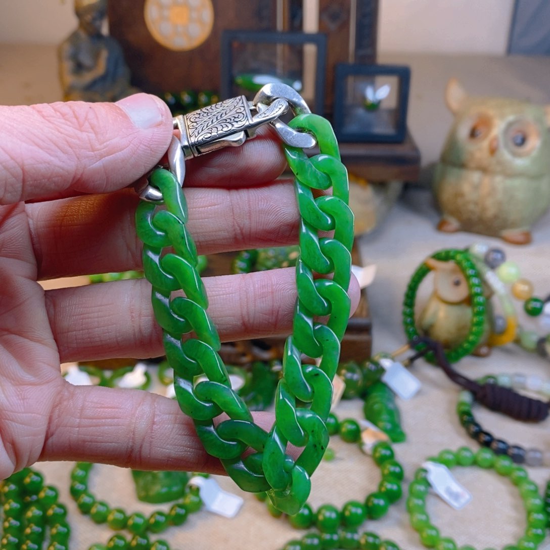 和田玉颈饰未镶嵌卿