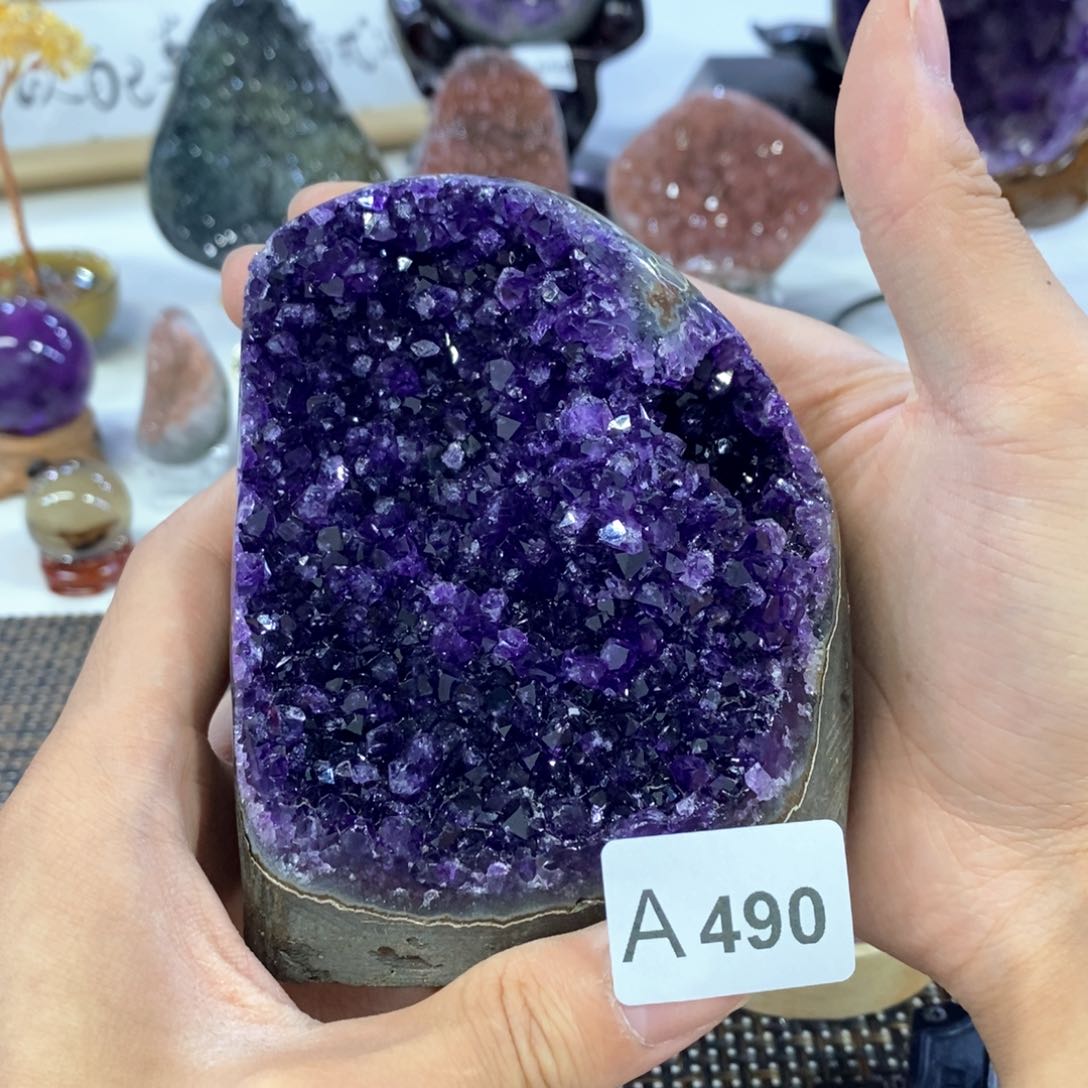 摆件摆件未镶嵌水晶大*兄