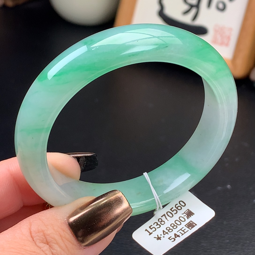 翡翠手镯未镶嵌冰胶飘绿正圈