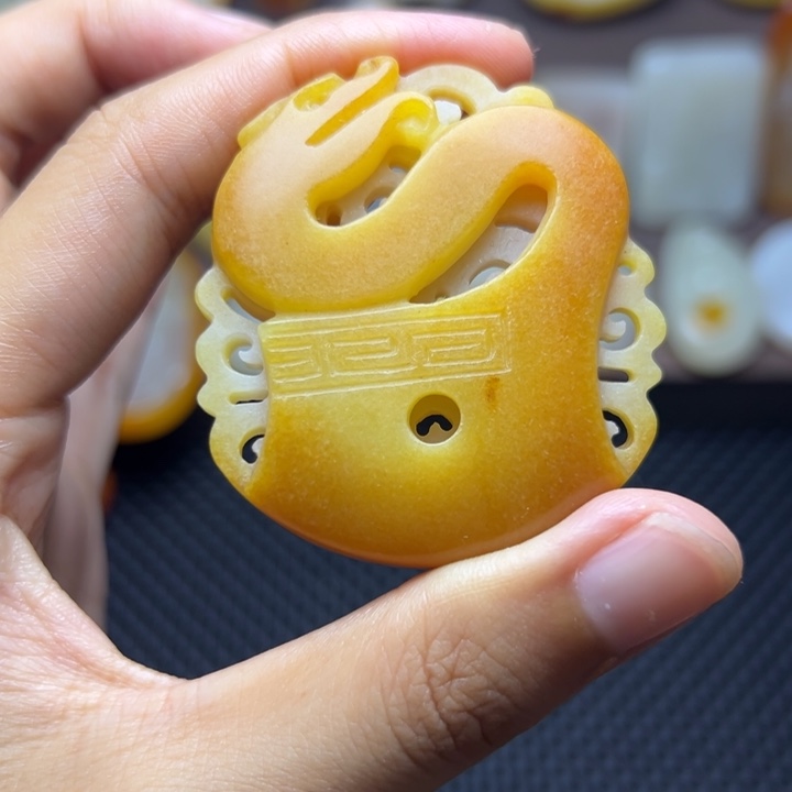 颈饰未镶嵌和田玉