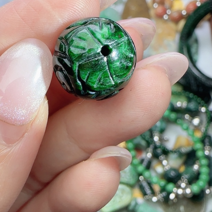 翡翠未镶嵌颈饰天然A货32