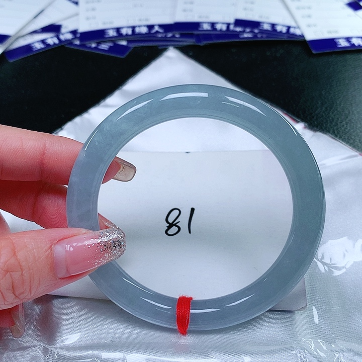 翡翠手镯（圆镯）未镶嵌