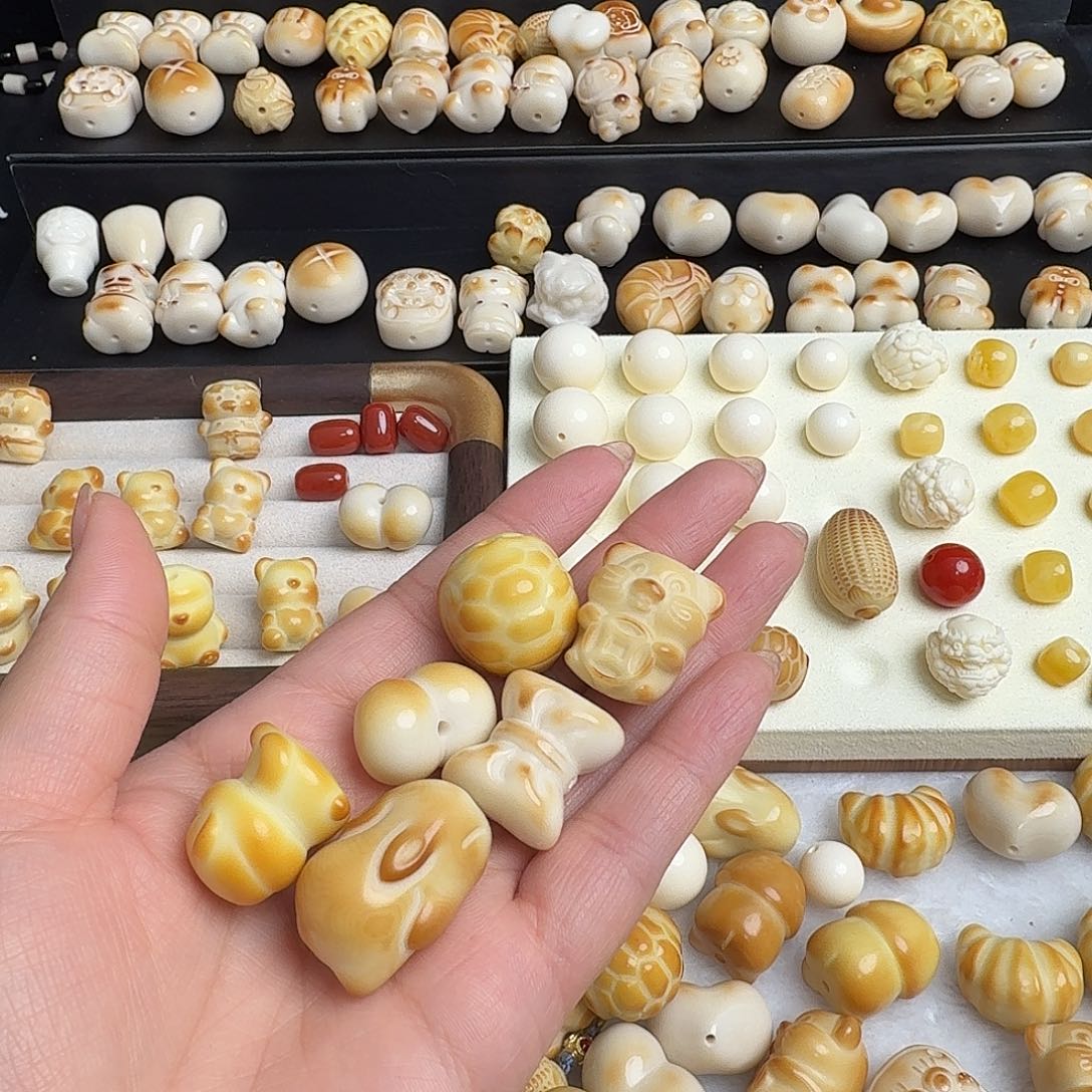 ঞ***耳猴头核桃手串配饰