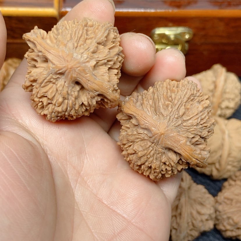 【闪购商品】文玩核桃吊坠满天星41