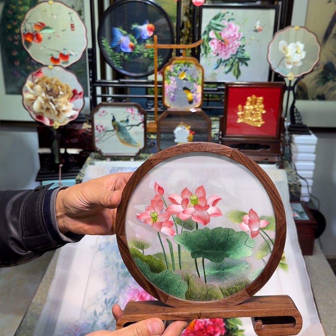 刺绣刺绣工艺精湛