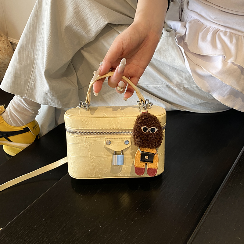 爆款盒子包2025夏季小众百搭洋气手提斜挎包高级感时尚简约小包包