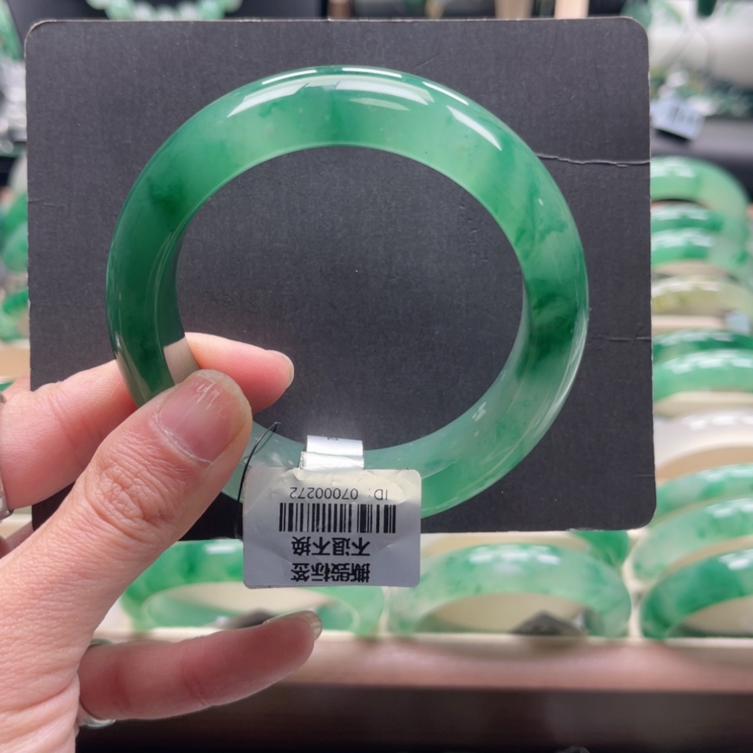 石英质玉（非洲翠）未镶嵌手镯