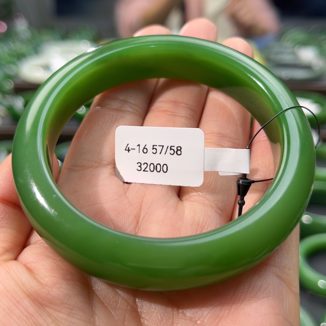 和田玉（碧玉）手镯未镶嵌