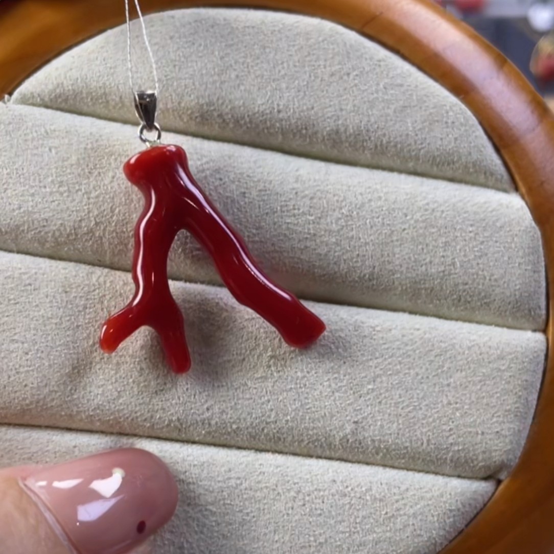 天然宝石红珊瑚吊坠