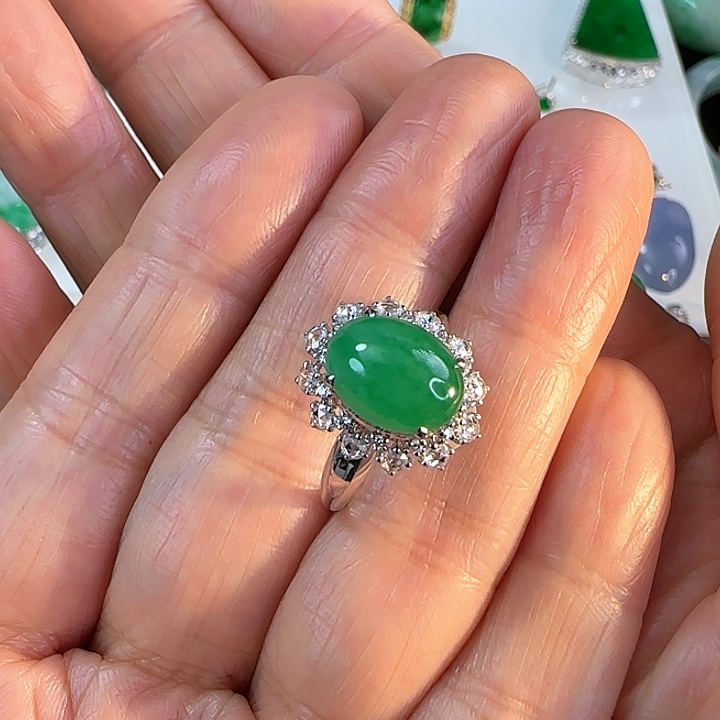 翡翠戒指18K金镶嵌戒指