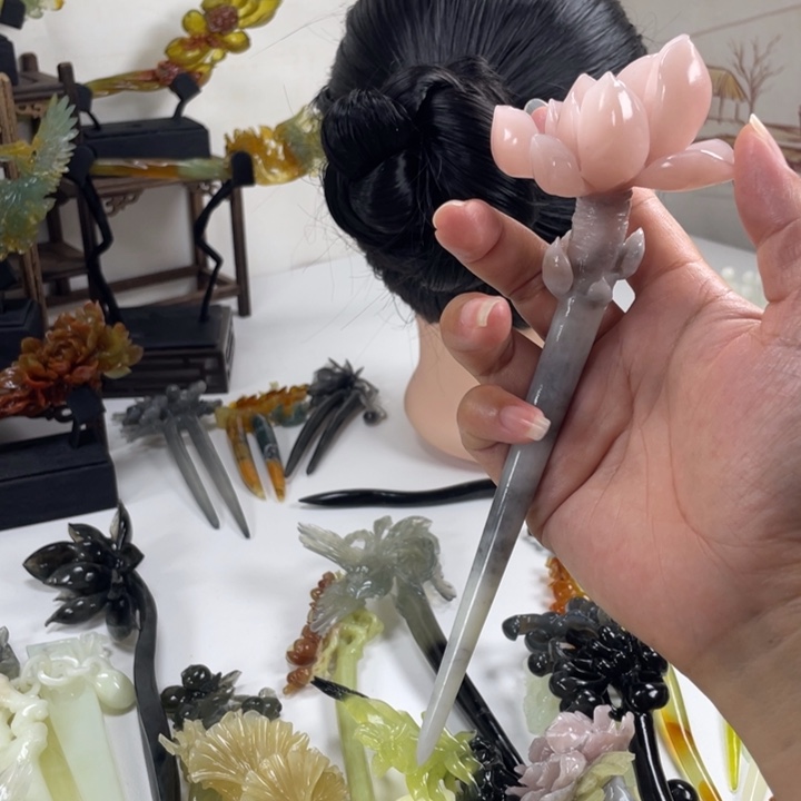 崔***增岫玉未镶嵌发饰岫玉粉花不退不换发簪