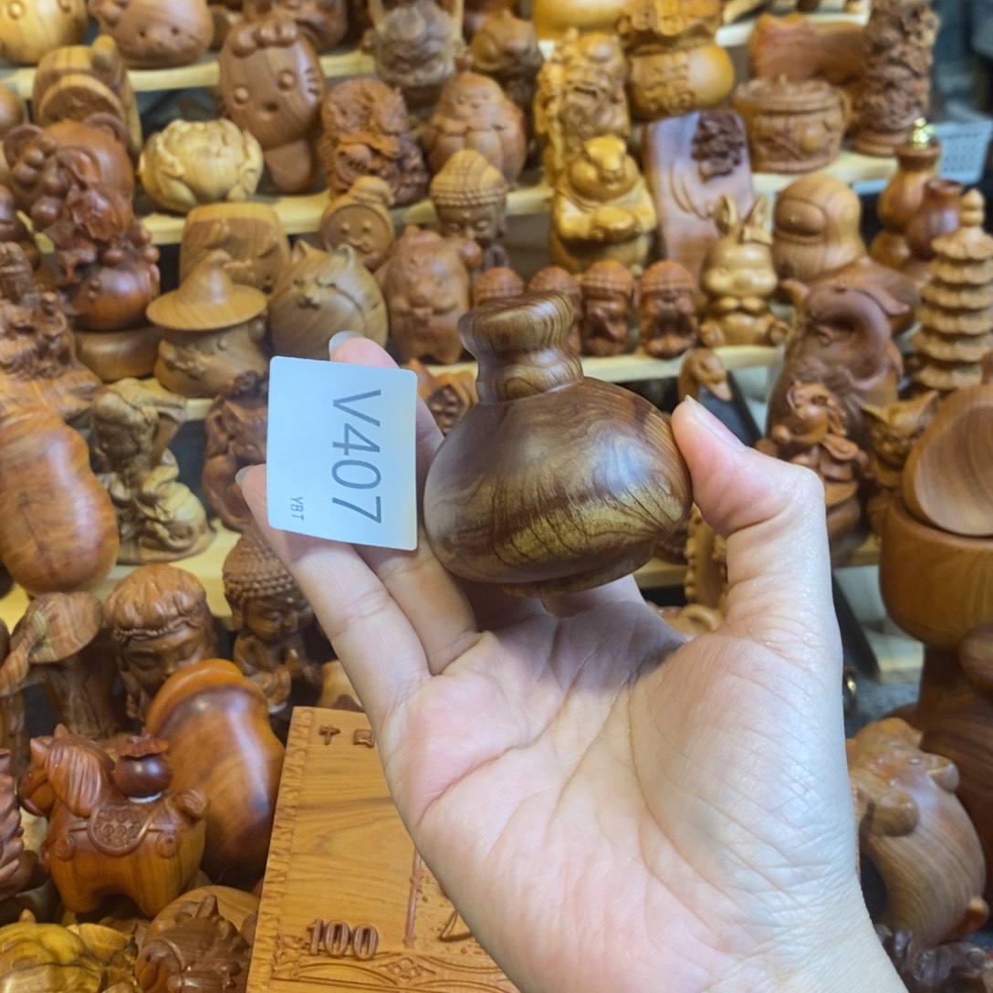 好***雨木质类崖柏花瓶407