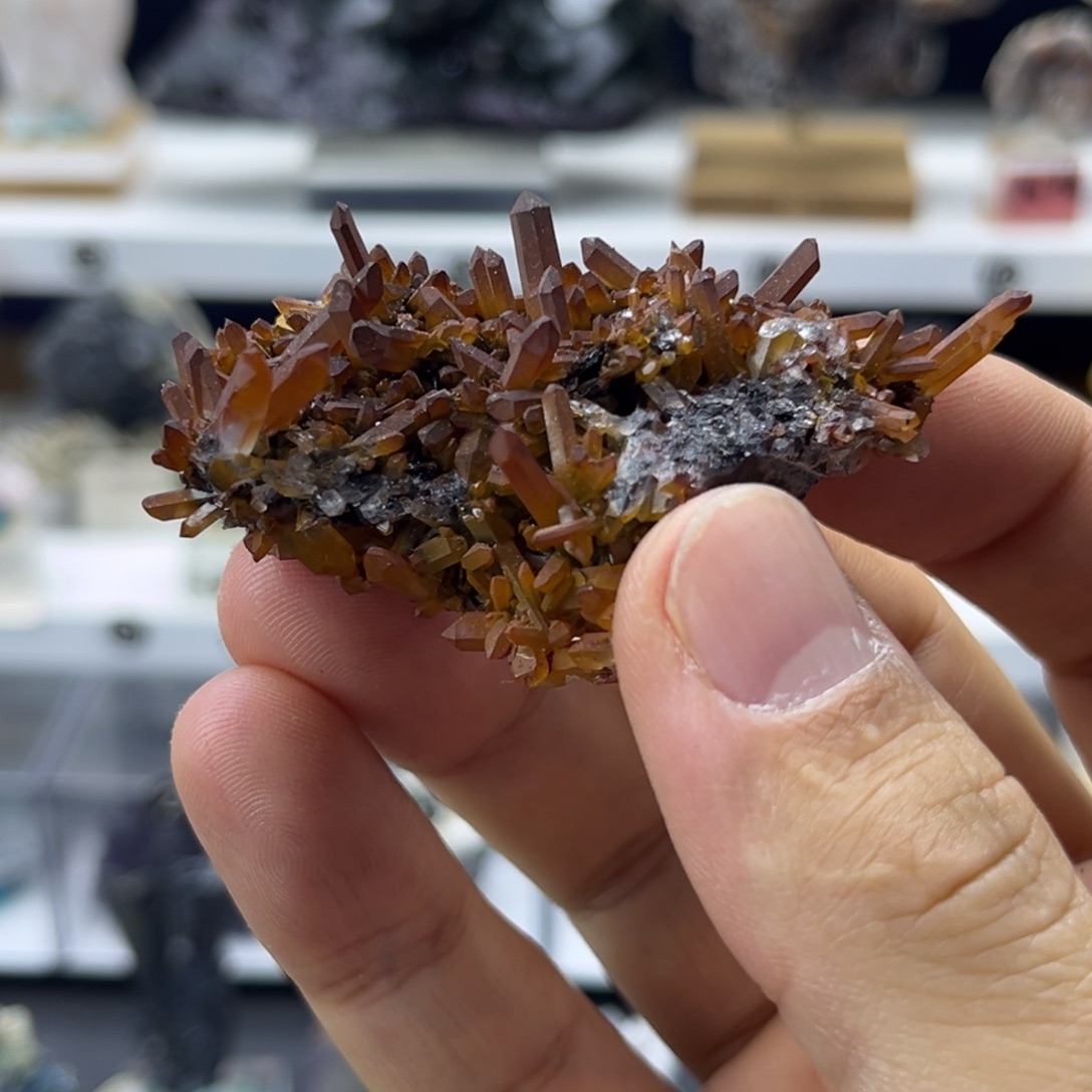 石材金龙芒果水晶