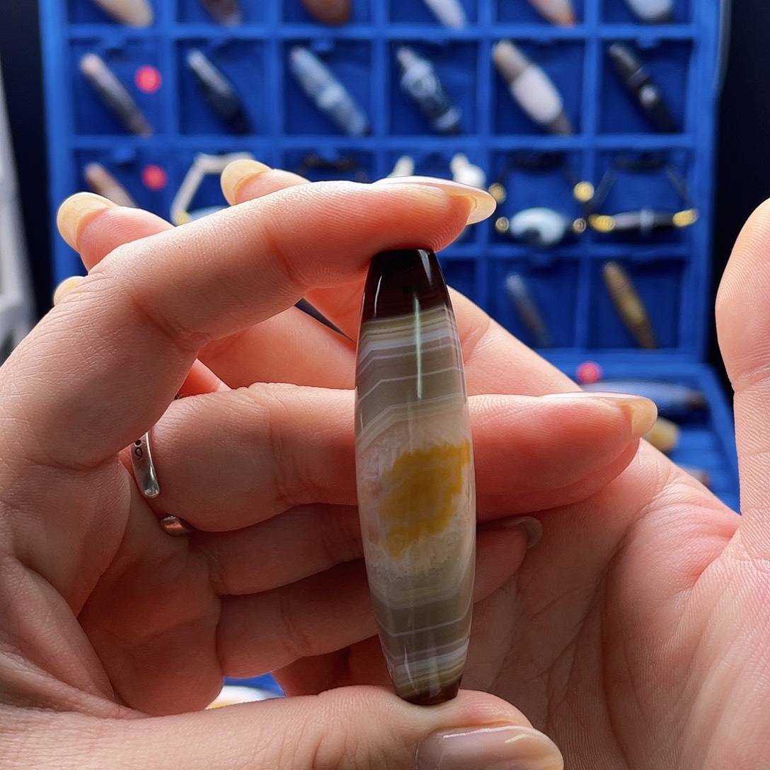 用***丰玛瑙/玉髓未镶嵌珠宝半成品