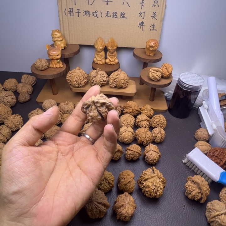 佛***g桃核吊坠连体一个