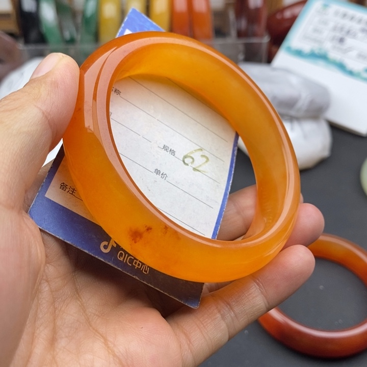 未镶嵌手镯石英质玉