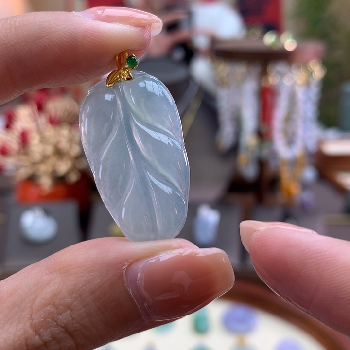 翡翠颈饰18K金镶嵌叶子