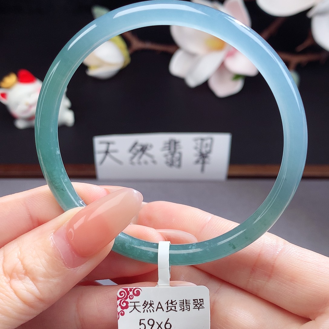 翡翠手镯（圆镯）未镶嵌