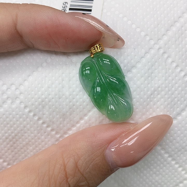 颈饰18K金镶嵌翡翠