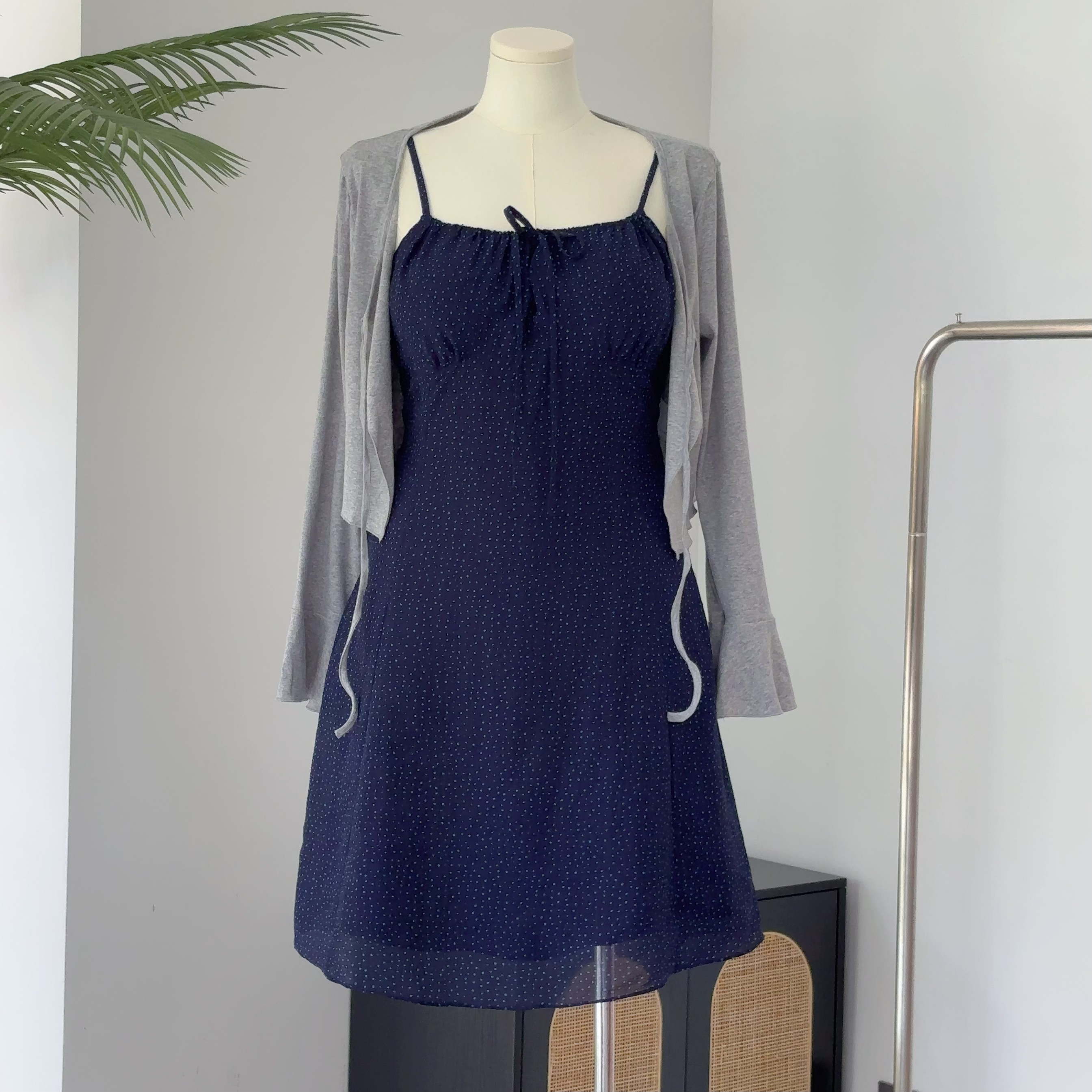 南法少女｜大码胖mm波点法式收腰吊带连衣裙女遮肉显瘦a字裙套装