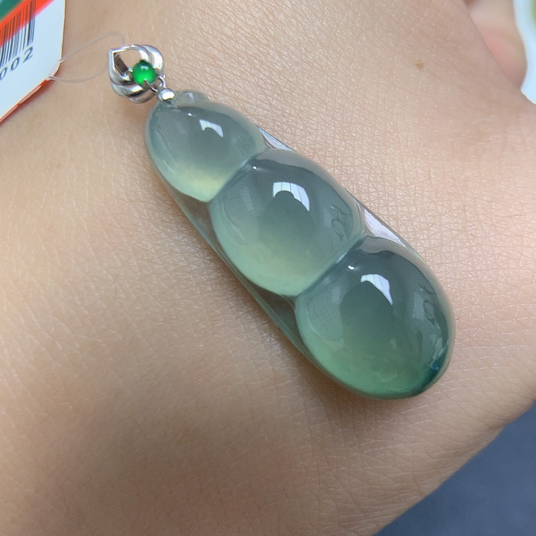 翡翠颈饰18K金镶嵌福豆