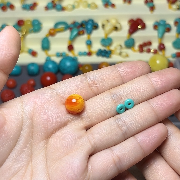 非金属卡12圆珠一个，绿隔片