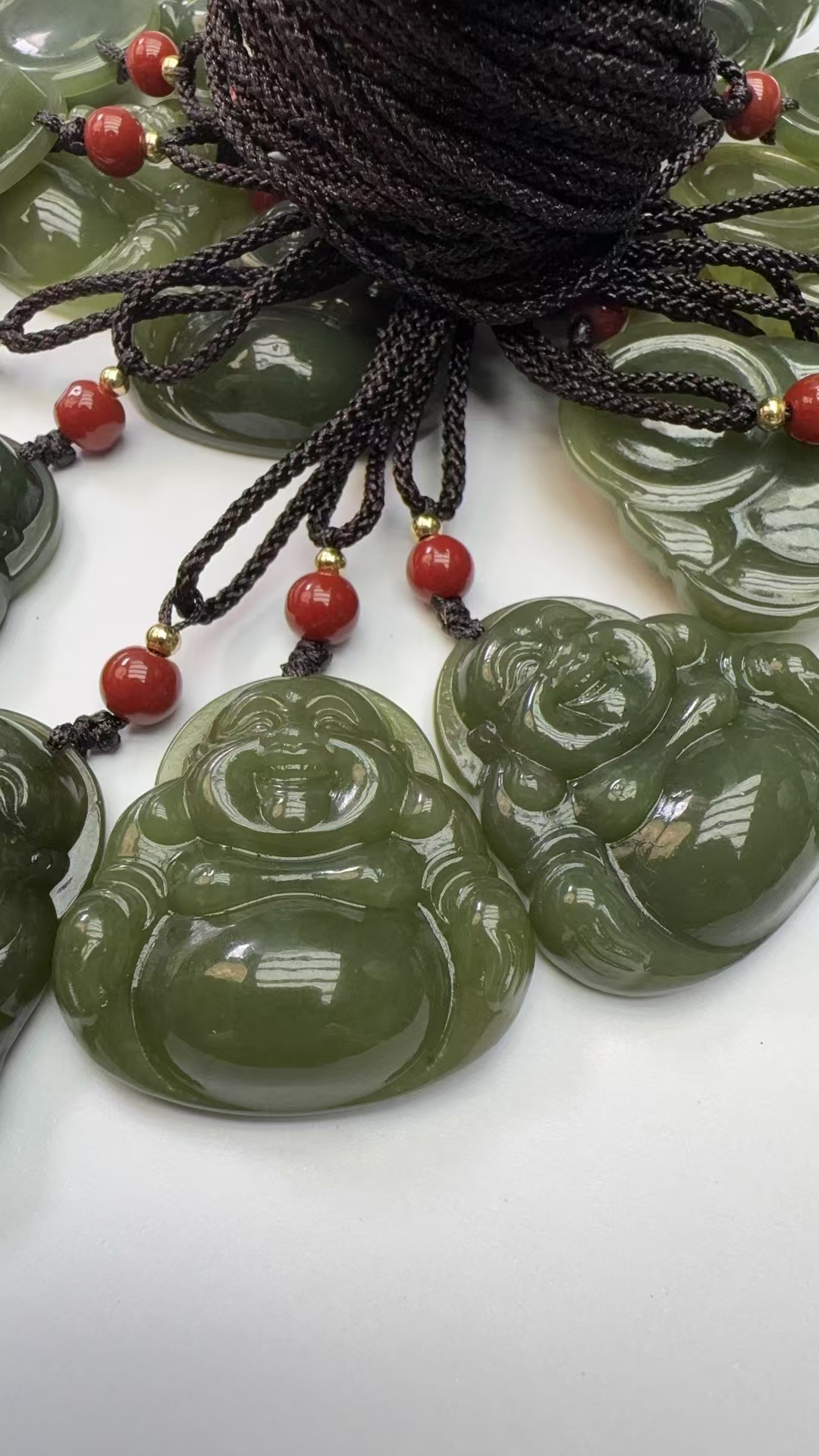 F1010和田玉佛公吊坠多样性发其一