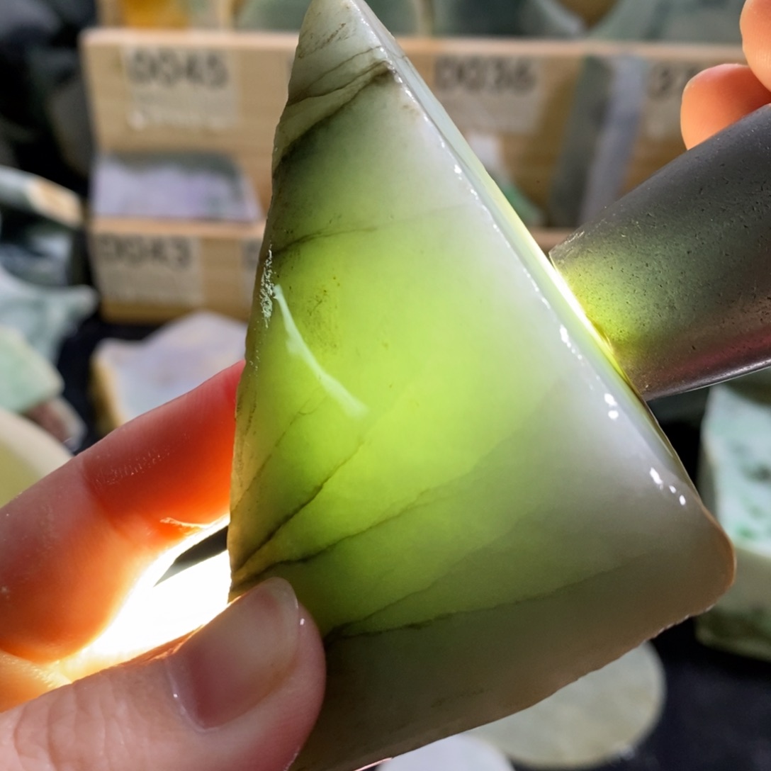 颈饰未镶嵌翡翠天然翡翠