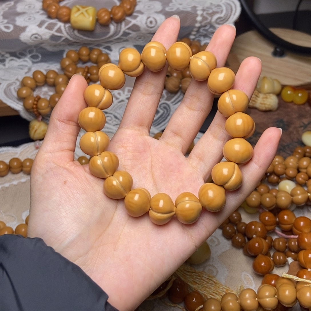 1***9猴头核桃吊坠屁桃素串卡15