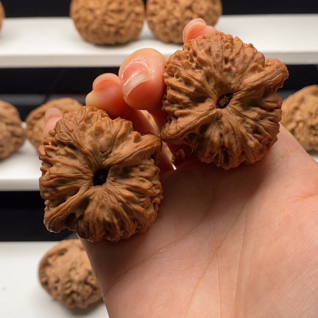 文玩核桃吊坠打**龙龙脉