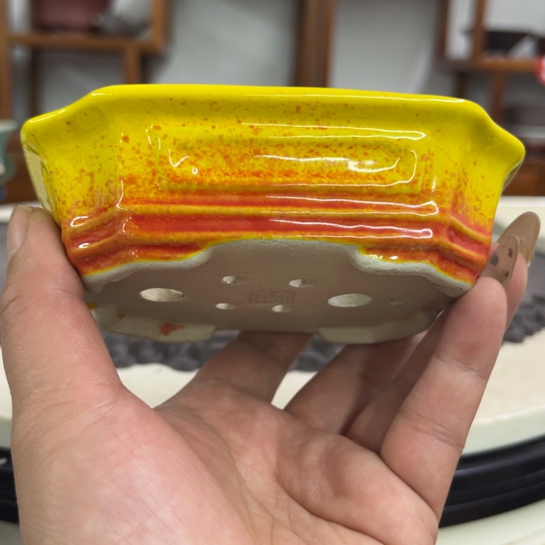 紫砂花盆瑕疵3.5-11.5-8.5。。。