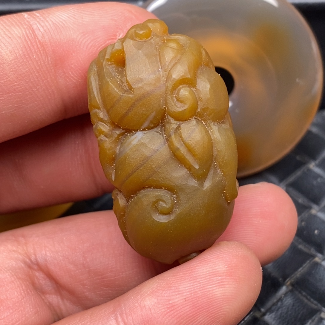 水***扬玛瑙/玉髓未镶嵌颈饰挂件
