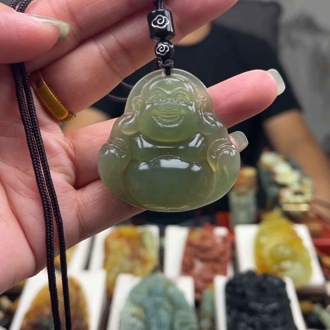 岫玉未镶嵌颈饰挂件