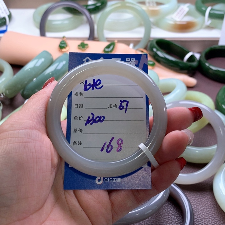 和田玉手镯未镶嵌b*e