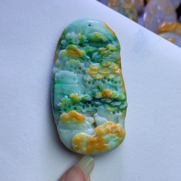 颈饰未镶嵌翡翠山水