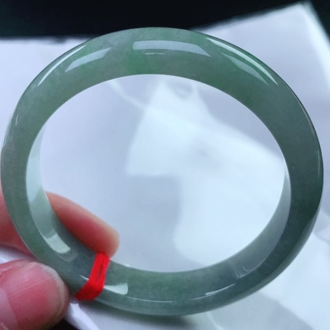 翡翠手镯未镶嵌翡翠手镯未镶嵌