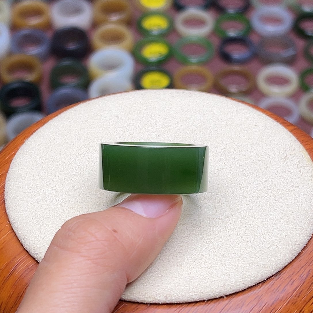 和田玉戒指未镶嵌17.0内径辣阳绿