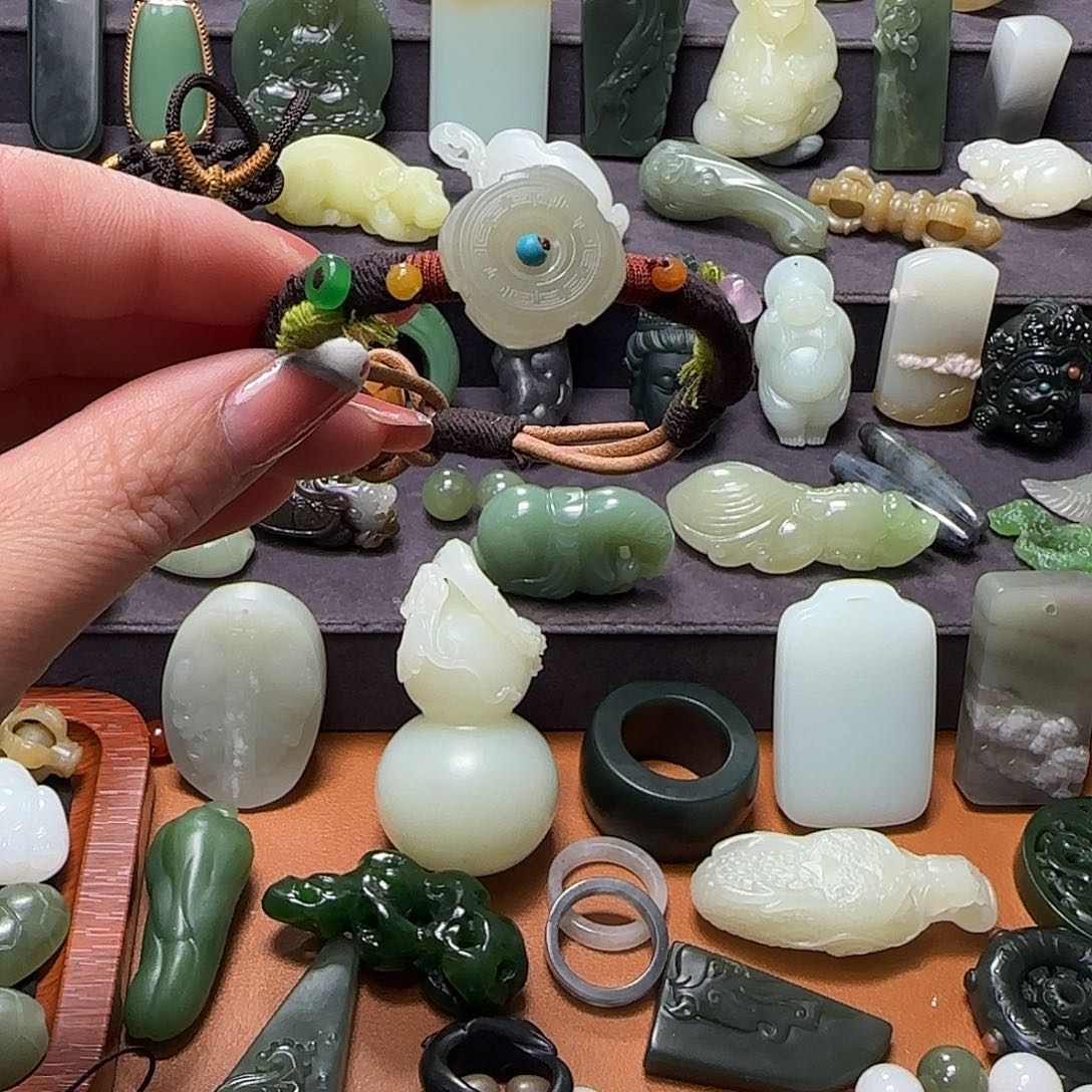 和田玉颈饰未镶嵌