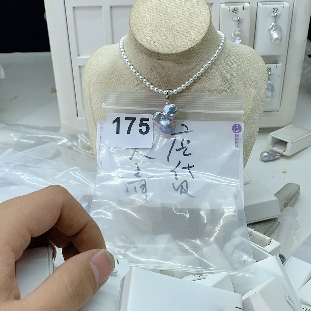 淡水珍珠颈饰合金