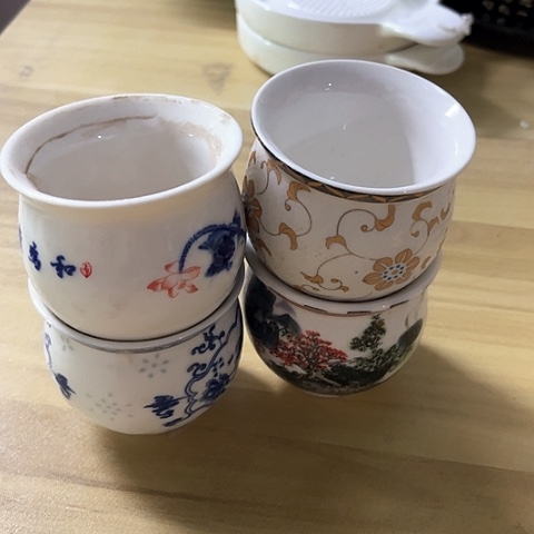 微瑕，不能明火，口径6高度6，4个杯子