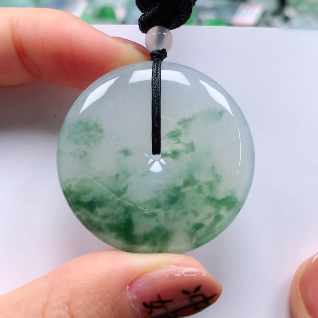 翡翠颈饰未镶嵌天然翡翠