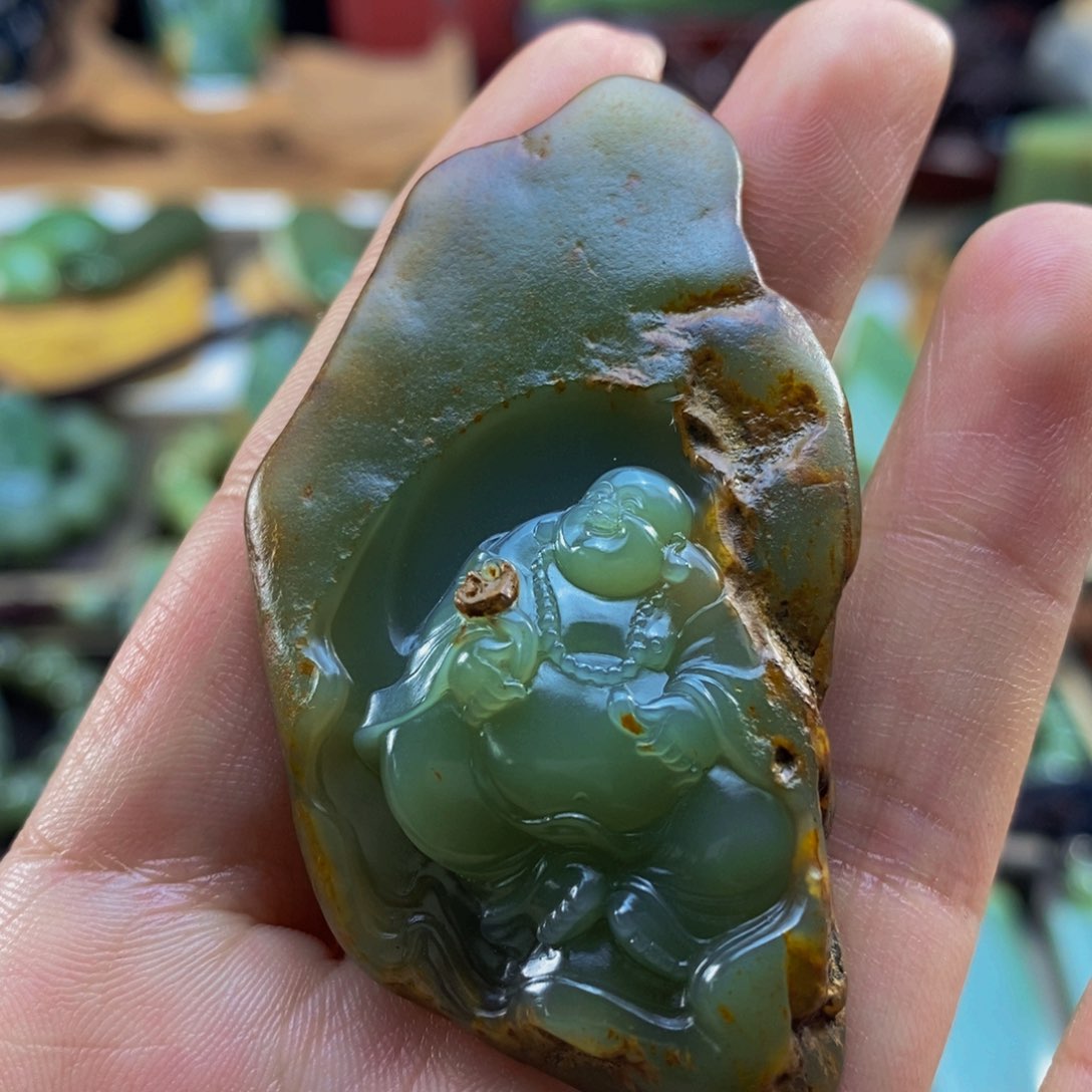 颈饰未镶嵌岫岩河磨玉（透闪石质玉）玉**欢