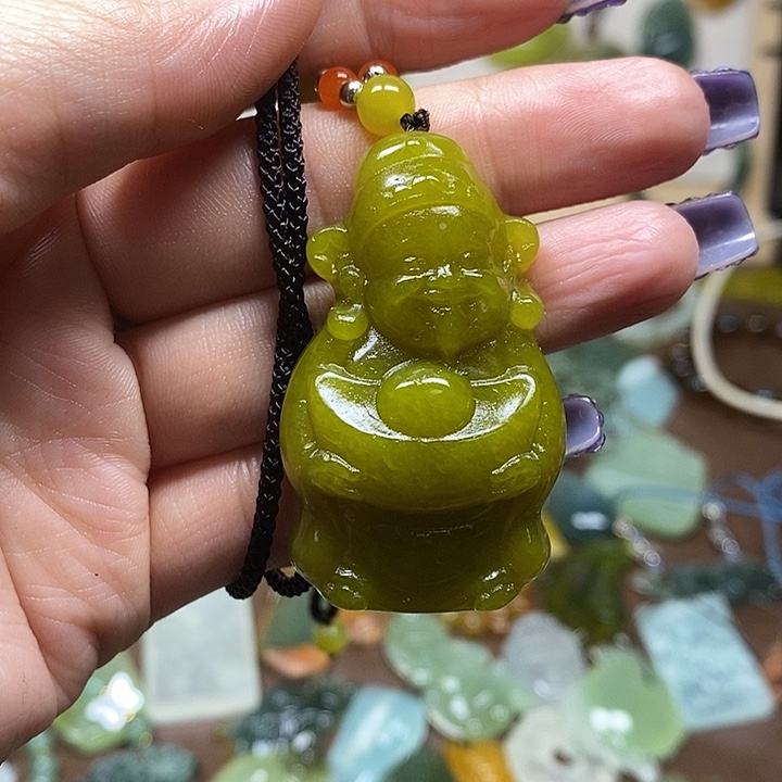 蛇纹石玉吊坠未镶嵌