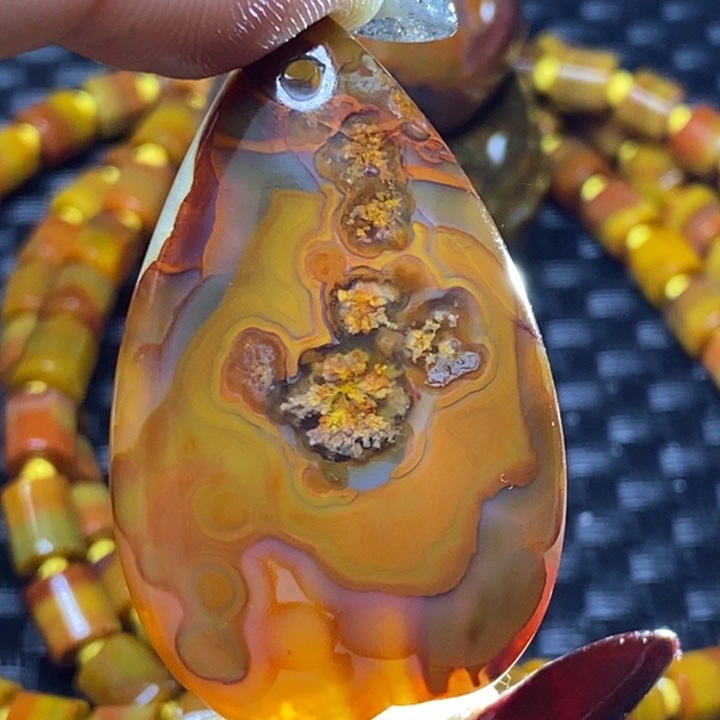 玛瑙/玉髓颈饰未镶嵌