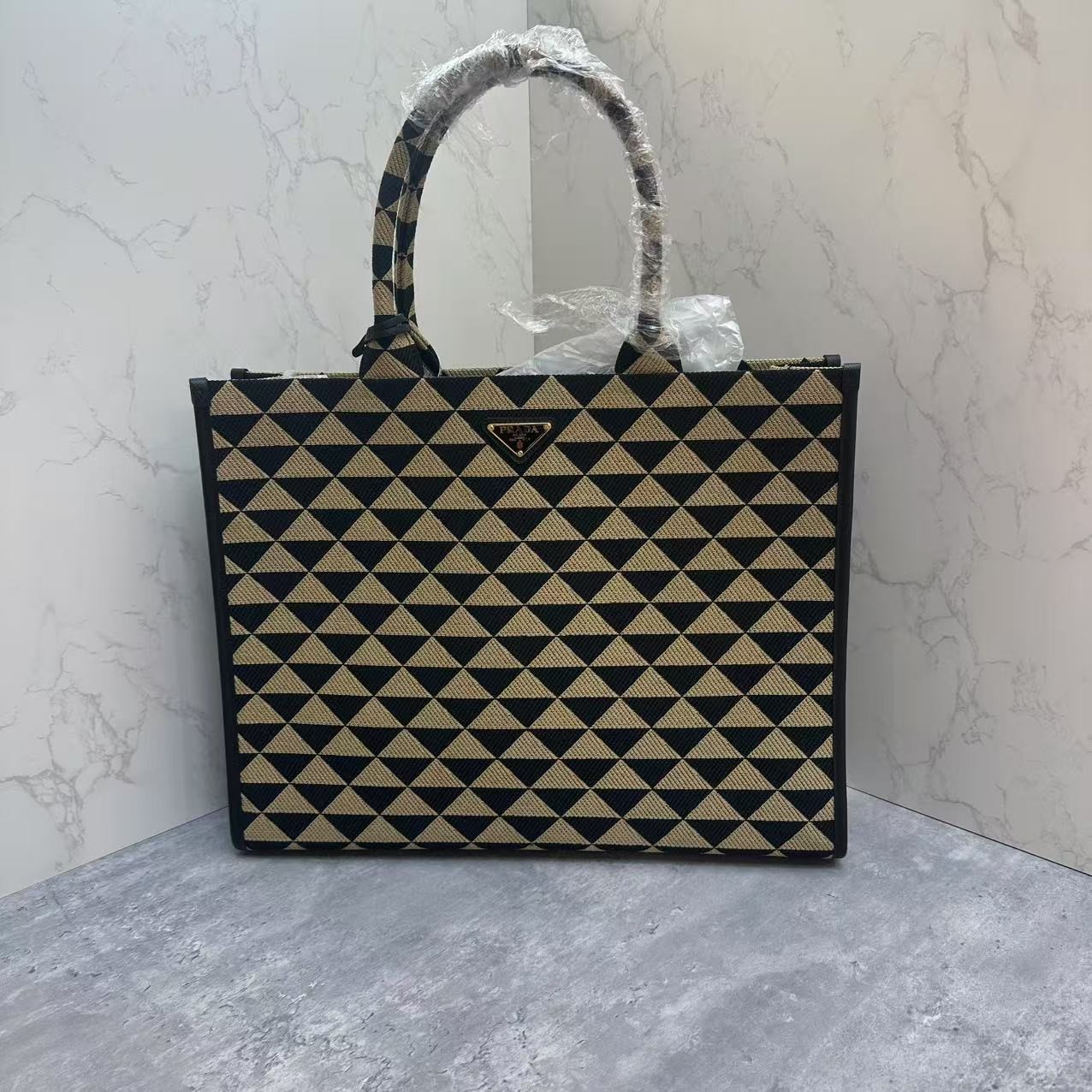 95新 Prada/普拉达 乱乱子中古/女士/手提包/107000