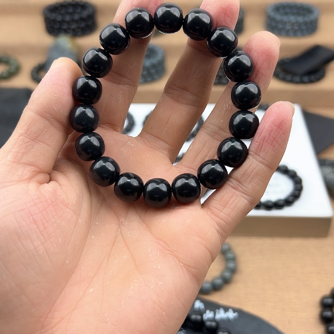 颈饰未镶嵌和田玉（墨玉）五代精工墨玉老型手串12