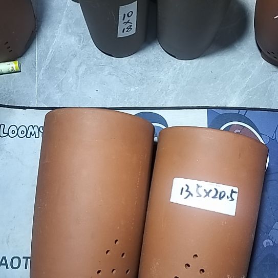 紫砂红泥大笔筒两个微瑕